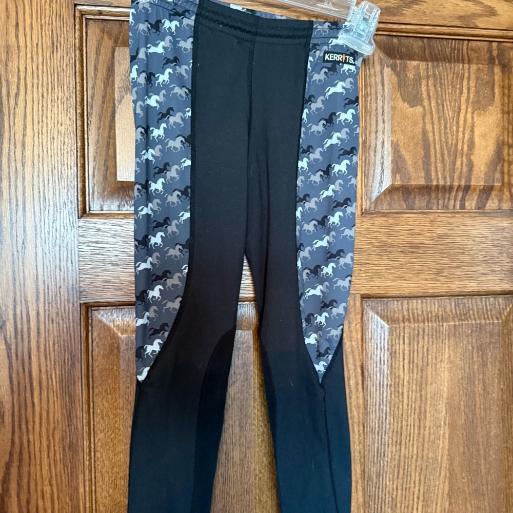 Kerrits Kids Black Riding Tight With Suede Knee Patches Size Small.